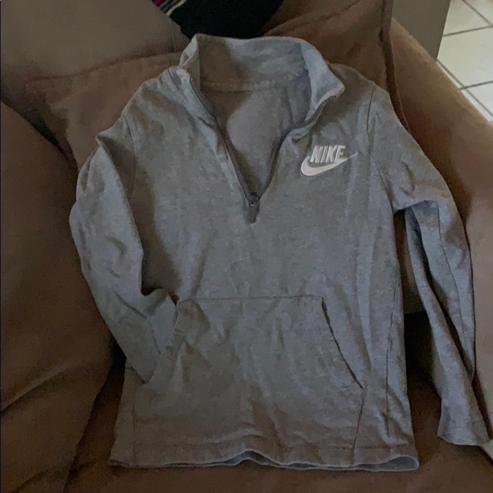 Kids Small Nike Long Sleeve 1/4 zip Shirt